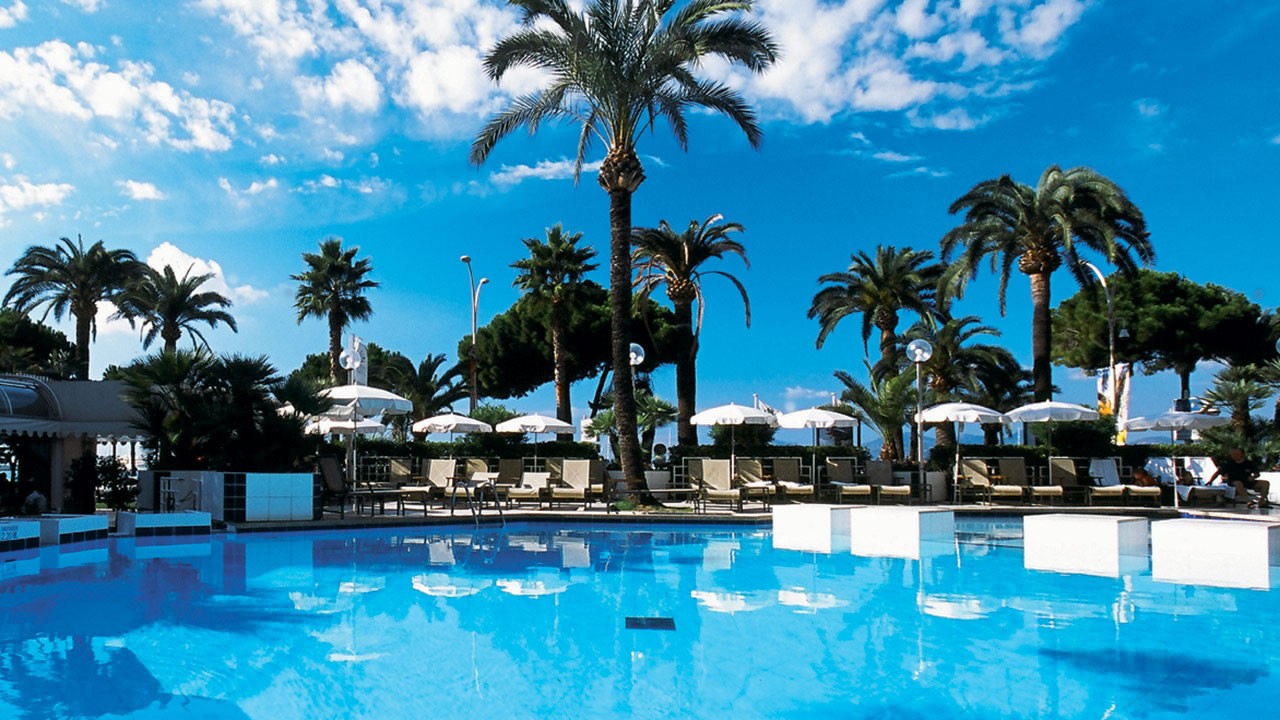 grand-hyatt-cannes-outdoor-pool-1280x720-1280